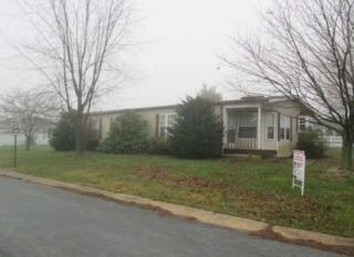 2 Oriole Cir, Cross Roads, PA 17322-9211