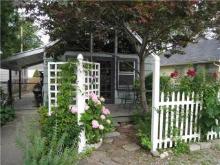 39 Bateau Ter, Rochester, NY 14617-1201