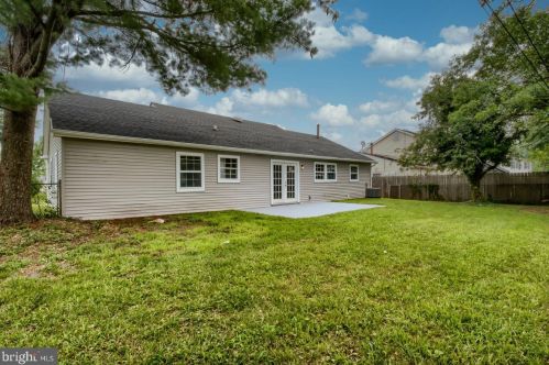 37 Needlepoint Ln, Willingboro NJ  08046-1918 exterior