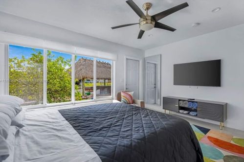 934 Nautilus Isle, Dania Beach FL  33004-2356 exterior