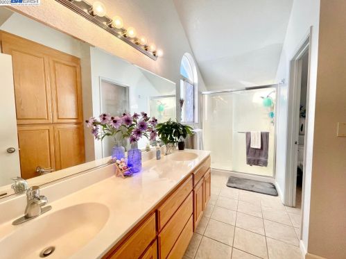 74 Ravenswood Ct, Oakley CA  94561-3062 exterior