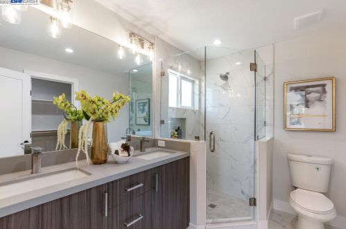 7298 Tamarack Dr, Pleasanton CA  94568-1749 exterior