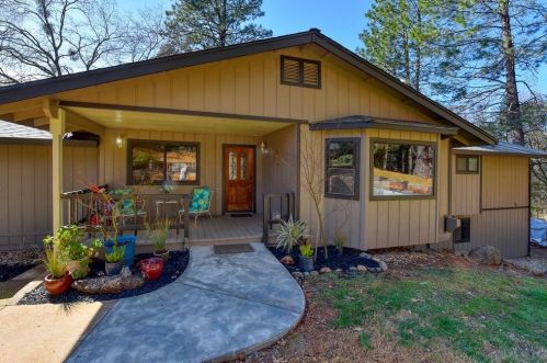 16275 Gibboney Ln, Grass Valley, CA 95949-6852