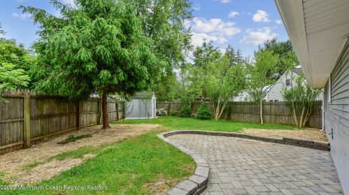 95 Roosevelt Cir, Tinton Falls NJ  07701-5824 exterior