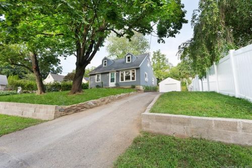 99 Old Barn Rd, Stamford, CT 06905-4119