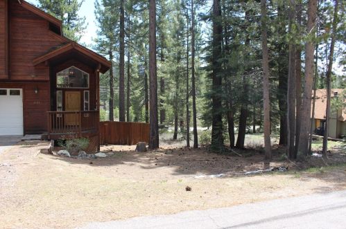 1681 Tionontati St, South Lake Tahoe CA  96150-4902 exterior