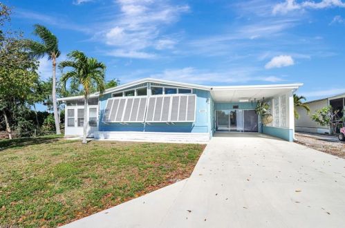 291 Sugarloaf Ln, Naples, FL 34114-8433