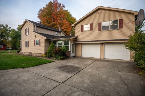 437 Line St, Hermitage PA  16150-1208 exterior