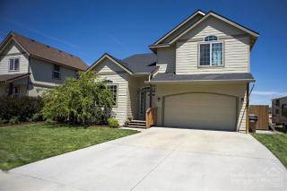 1155 Redwood Pl, Eagle Crest, OR 97756-1256
