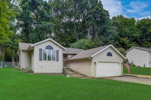 1130 Lakeside Dr, Edgerton, WI 53534-8407