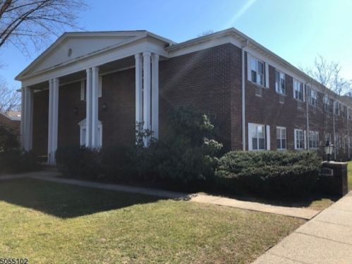 530 Park Ave, Scotch Plains, NJ 07076-1746