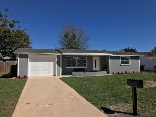 5247 Falcon Dr, Tarpon Springs, FL 34690-2112