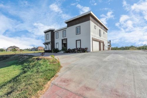 703 Leaning Oak Trl, Richmond TX  77406-4653 exterior