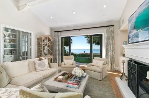 8 Rockshore Blf, Newport Beach CA  92657-2131 exterior