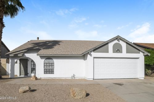 7318 Sierra Vista Dr, Glendale AZ  85303-3635 exterior