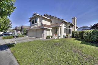 2102 Caulfield Ln, Petaluma CA  94954-4600 exterior