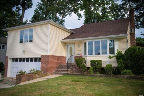 3854 Voorhis Ln, Seaford, NY 11783-1858