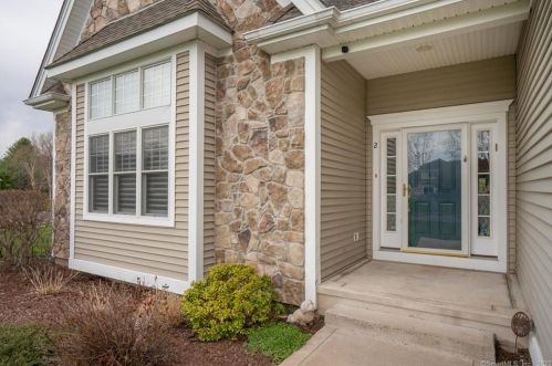 2 Colonial Dr, Bloomfield, CT 06002-2394