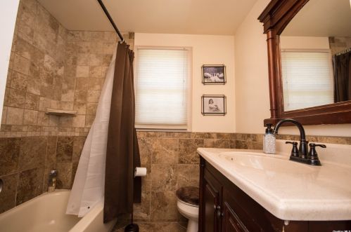 70 Osborne Ave, Mount Sinai NY  11766-3138 exterior