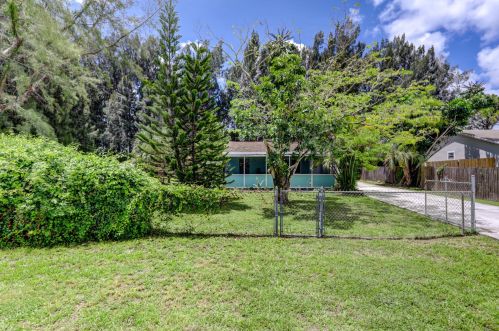 6368 Bishoff Rd, West Palm Beach, FL 33413-1005