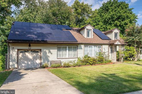 442 King St, West Deptford, NJ 08096-5708