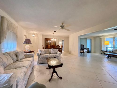 602 Beach Ave, Fort Pierce FL  34952-1327 exterior