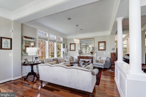 19376 Ml Dm Pl, Leesburg VA 20176-1637 exterior