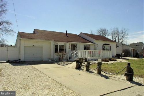 617 Frankfort Ave, West Deptford, NJ 08051-1228