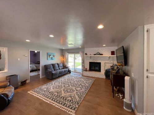 4204 Avenue, Lancaster, CA 93535-7726
