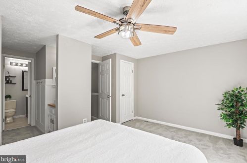 1937 Belmont Ridge Ct, Herndon VA  20191-5446 exterior