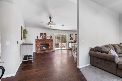 29734 Driver Ave, Santa Clarita, CA 91384-4604