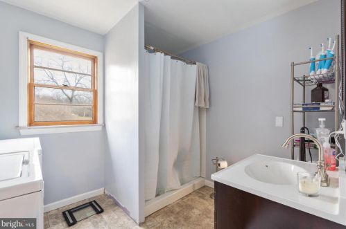 616 Branch St, Strasburg VA  22657-2024 exterior