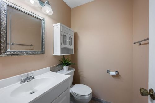 2411 Unity Ave, Minneapolis MN  55422-3449 exterior