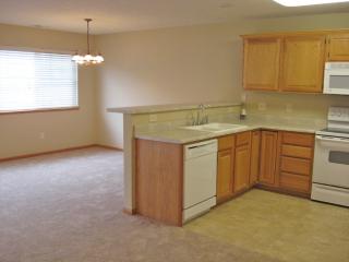 1727 175th Ct, Omaha NE  68118-6022 exterior