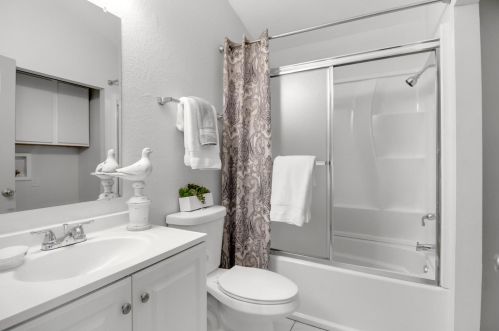 142 M St, Rio Linda CA  95673-2135 exterior