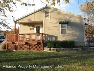 1529 Fair Ln, Manhattan KS  66502-4218 exterior