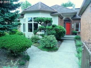 14090 Bordeaux Ln, Portland, OR 97229-7000