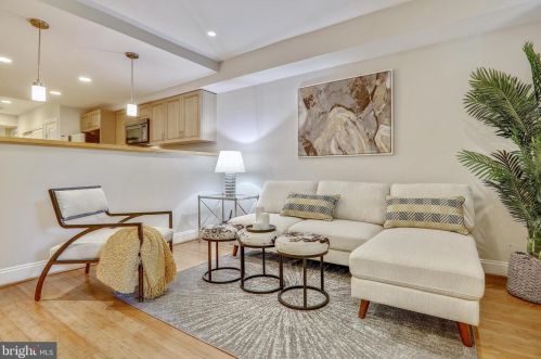 1341 Fairmont St, Washington, DC 20009-7945