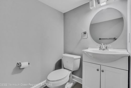34 Windsor Dr, Little Silver NJ  07739-1311 exterior
