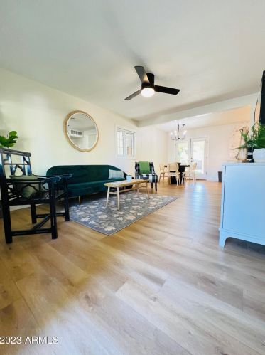 6332 13th Pl, Phoenix AZ  85014-1423 exterior