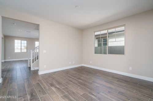 5428 107th Ln, Phoenix, AZ 85037-5458