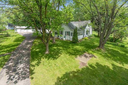 1412 Cormier Rd, Green Bay, WI 54313-5311
