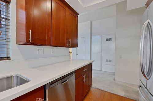 11690 Lakewood Blvd, Downey CA  90241-5272 exterior