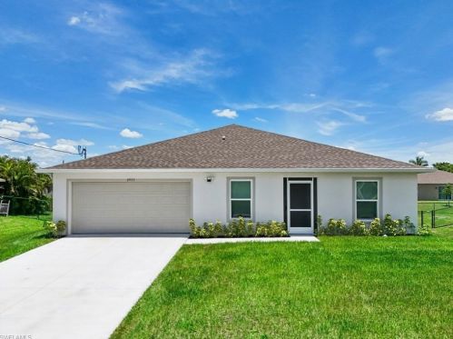 2935 4th Pl, Cape Coral, FL 33909-6804