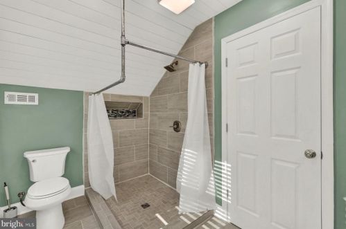 1829 Basin Hill Blvd, Carlisle PA  17013-1111 exterior