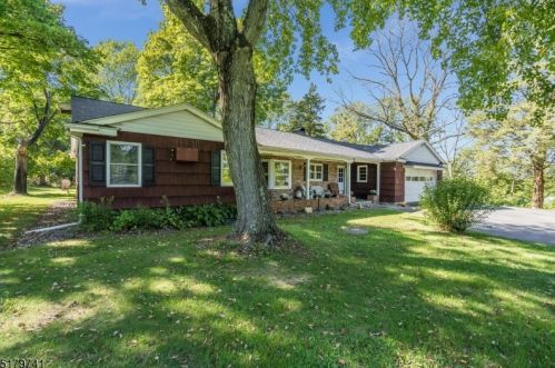 518 Route 31, East Amwell Township NJ  08551-1221 exterior