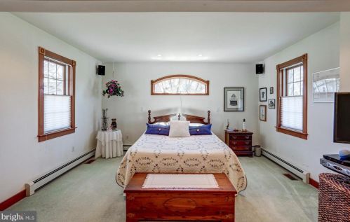 210 Hoernerstown Rd, Hummelstown PA  17036-9503 exterior