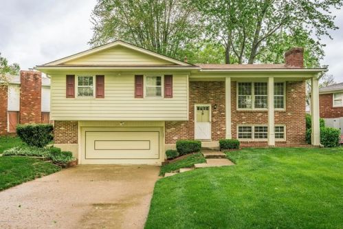 9707 Lanesboro Way, Louisville, KY 40242-2300