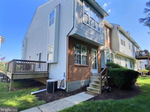 809 Northridge Dr, Norristown, PA 19403-2990
