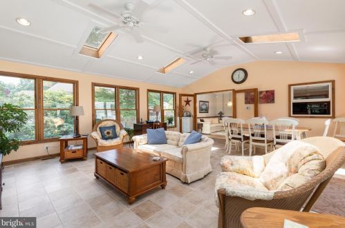 27 Brandywine Dr, Berlin Boro NJ  08009-2225 exterior